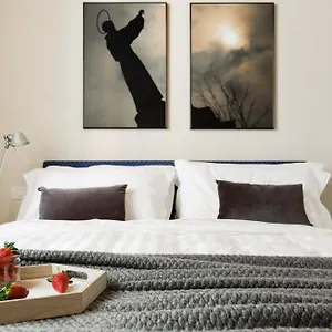 https://residence-ascanio-sforza.it-lombardy.com
